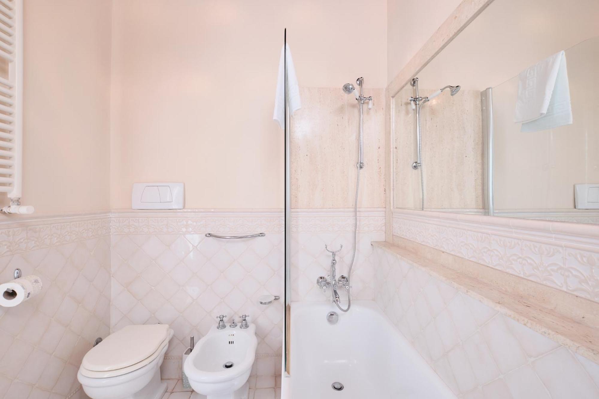 Penthouse With A View Of - 2 Bedrooms And 2 Bathrooms Roma